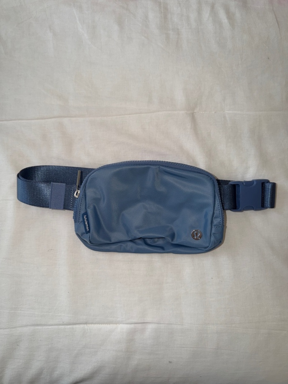 lululemon Everywhere Belt Bag in Blue